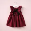 Bebê meninas de algodão vestido saias V pescoço backout menina princesa das crianças dos miúdos colete saia plissada bowknot vestidos