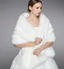 Luxurious Ostrich Piuma Scialle da sposa in pelliccia avvolgibile matrimonio Shrug Coat Bride Winter Wedding Party Boleros Giacca giacca Giacca LD05093