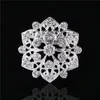 Estrela Jóias Brilhando Bonito Prata Claro Strass Cristal Pequeno Flor Rhinestone Broche Bouquet para as mulheres de casamento pinos