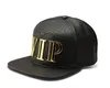 Nueva moda Snapback para hombre Hip Hop VIP Gorras de béisbol PU Cuero Casual Unisex Sombreros al aire libre Color dorado Negro Snapback ship250V9581460