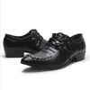 남성 Derby 신발 정품 가죽 비즈니스 캐주얼 신발 Pleated Pointe Toe Dress Shoes 디자이너 브랜드 Wedding 신발 메탈 로고 V