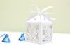 100pcs 레이저 커팅 할로우 눈송이 사탕 상자 초콜렛 상자 결혼식 파티에 대 한 리본으로 아기 샤워 호의 선물