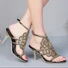 NOUVEAU 2019 Printemps Et D'été Sandales Découpe Des Talons Minces Diamant Pantoufles Femme Chaussures De Fête De Mariage Femmes Sexy Sexy À Talons Hauts À La Cheville Strap Pompes