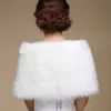 Robe de mariée en fourrure ivoire, enveloppes de mariage, Cape boléro pour femmes, châles à boutons et perles, bon marché, 225t