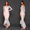 Sexig 2016 senaste vita spetsar av axel te längd cocktail klänningar vintage långärmad hög låg sjöjungfru fest formell klänningar en7082