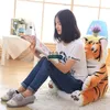 Dorimytrader Lovely Cartoon Duck Tiger Plush Kids Chair Poduszki Miękkie Nadziewane Anime Mini Sofa Zwierząt Doll Zabawki Baby Prezent 60cm x 60cm DY61705