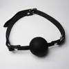 Standaard formaat siliconen ball gag met lederen band 2 kleur kies volwassen slave bondage gags spelen seks speelgoed2848094