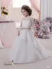 2016 Minyatür Gelin Elbiseler ile Yüksek Boyun ve Uzun Kollu Dantel Aplikler Tül Balo Sevimli Çiçek Kız Törenlerinde ile Tren