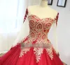 Neue rote und goldene Ballkleid-Hochzeitskleider mit langen Ärmeln, Korsett, nicht weiß, bunte Brautkleider, arabisches formelles Kleid nach Maß
