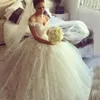 Princess Ball Gown Bröllopsklänningar från axeln Puffy Lace Tulle Bridal Gowns Custom Made High Quality Big Gown