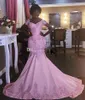 2017 livraison gratuite Afrique Arabie Saoudite Rose Sirène Robes De Bal Sexy Manches Courtes Robes De Soirée Dentelle Appliques Perlée robe de festa