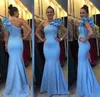 Céu azul um ombro longo dama de honra vestidos 2017 verão cetim sereia empregada de honra vestidos ruffles wedding hóspede vestidos barato