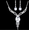Set di gioielli da sposa Orecchini Collana anelli Bracciale Accessori un set include quattro pezzi di moda di lusso nuovo stile shippingHT126 gratuito