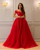 Suknie wieczorowe 2017 Czerwony Luksusowy Kochanie Off Koronki Ramię Aplikacje Kryształ Zroszony Suknia Balowa Tulle Formalna Party Dress Prom Suknie