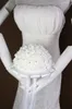 白いウェディングフラワーブーケハンドメイドローズラインストーンパールブライダルブーケ人工泡の花とサテン100％真新しい304y