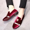 New Fashion Gold Top e Metal Toe Men Men Velvet Dress Shoes