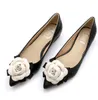2016 bahar tatlı ayakkabılar marka tarzı kadın Camellia çiçekler karışık renkler sığ ağız sivri uçlu düz ayakkabılar bayan tek ayakkabı