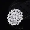 2016 Nowy Styl Hurtownie Moda Biżuteria Srebrny Kolor Kwiat Broszka Kobiety Kryształ Pins Wedding Broszki Mały rozmiar