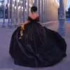 Vintage czarne gotyckie suknie ślubne 2024 Wysokie szyją ogród w stylu wiejskim fotografa z przodu krótkie plecy wysokie niskie sukienki ślubne na ramionach satynowe vestias novias