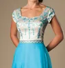 Long Blue Broderi Chiffon Long Modest Prom Klänningar med Cap Sleeves Beaded A-Line Summer High School Formal Party Dresses Aftonklänningar