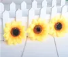 200 stks 7 cm kunstmatige zonnebloem bloem hoofden zijde gele kleur daisy gerbera bloemen voor bruiloft kerstfeest decoratieve bloemen