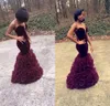 2016 Burgundy Mermaid Prom Klänningar Nya Afrikanska Velvet Kvällar Sexiga Sweetheart Backless Sheath Ruffles Tiered Organz Celebrity Dresses