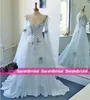 2022 Vintage Celtic Wedding Dress Ivory and Pale Blue Colorful Medieval Bridal Gowns Scoop Corset Long Sleeves Appliques Custom Made