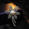 Vintage Flower Pearl Rhinestone Brooch Pin Silver Gold-plate Alloy Faux Diament Broach for bridal wedding costume party dress Pin gift 2016