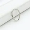 Hot Sale Koreanska Enkel Design Band Ring Silver Guldpläterad Finger Ringar Tjejer Mode Smycken Födelsedaggåva