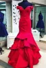 새로운 2K17 빨간 인어 이브닝 드레스 착용 어깨 롱 파티 드레스 파티 가운 섹시한 2017 티에워드 스커트 긴 스윕 기차 연예인 드레스