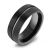 Moda Black Men's 8mm Classic Plan-Top Cepillado Cepillado Anillo de acero de tungsteno Banda de compromiso de boda con ranura para hombre Tamaño 8-11