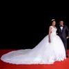 Magnífico vestido de novia árabe Puffy vestido de bola con cuello en V fuera del hombro apliques de encaje con cuentas princesa vestidos de novia de tul suave de calidad superior