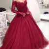 Lace Off Shoulder Prom Vestido Beadings manga comprida com zíper Backless Red Tutu Tulle vestido de festa Pretty Women Barato Sweep Train vestido de noite