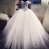 2018 pas cher sexy robe de bal gonflée robes de mariée chérie dentelle appliques perles perles tulle illusion longue balayage train robes de mariée formelles