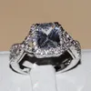 2016 Nya ankomst Luxury Jewelry 925 Sterling Silver White Sapphire Princess Cut Simulated Diamond Wedding Band Rings for Women Siz283i