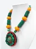 18 '' Etnische groene turquoise barnsteen ketting Tibetaanse ronde hanger sieraden
