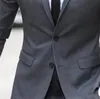 2019 Tuxedos de mariage de mode deux pièces smokings de marié gris clair pour le mariage revers cranté sur mesure garniture Fit garçons d'honneur costumes pour hommes