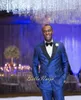 Partihandel-Ny ankomst 2016 Prom Party Mens Passar Dubbelbröst Jacka Royal Blue Groom Tuxedos för män Black Peak Lapel Wedding Suits