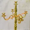 Os candelabros decorativos de prata chapeados ouro do metal do assoalho de 4ft altos para a decoração do partido de casamentos, suporte do castiçal estão