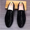 Promotion New Spring Mens Velvet Loafers Party Wedding Shoes Europe Style Broderade Black Velvet tofflor Driving Moccasins NXX 441