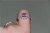 Modne różowe pierścienie CZ otaczają małą symulowaną diamentową biżuterię 925 Srebrny srebrny zaręczyny Pierścienie dla kobiet247D