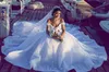Mhamad는 어깨 웨딩 드레스 2017 Sumemr 레이스 꽃 Applique 신부 가운 공 가운 법원 기차 웨딩 드레스 맞춤 제작