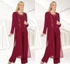 Bourgondië Chiffon 3-Stuks Moeder van Bruid Pant Suit 2019 Nieuwe Mode Juweel Lange Mouwen Beaded Side Split Lange Jas Moeders Dag Formele Toga