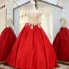 Alta Qualidade de Ouro E Vermelho Vestidos de Baile 2017 Fora Do Ombro Rendas Applique Frisada Vestidos de Noite de Cetim Vestido De Baile Formal Vestidos de Festa