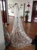 Attraktiv lång bridal slöja elfenben vit mjuk tulle bröllopslöjor med spets applikationer kristaller katedral tulle tillbehör högsta kvalitet