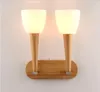 lampada da parete a led in legno