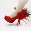 Mode röd blommig fjäder brud skor mode utra högklackat plattform klänning pumpar kvinnors skor för bröllopsfestskor