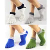 Chaussettes en coton respirant à mailles courtes en gros-Mode Hommes Absorbent la sueur Chaussettes de sport Cinq doigts soocks 1 paire uomini calze