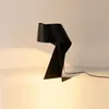 Modern Creative Painted Metal Bedroom Table Lights Living Room Simple Design Italy Bedsides Desk Lighting Fixtures