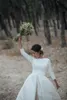 2019 vestidos de casamento country com destacável Skrit Bateau Neck Uma linha vestidos de noiva de mangas compridas vestido de casamento vintage cetim branco